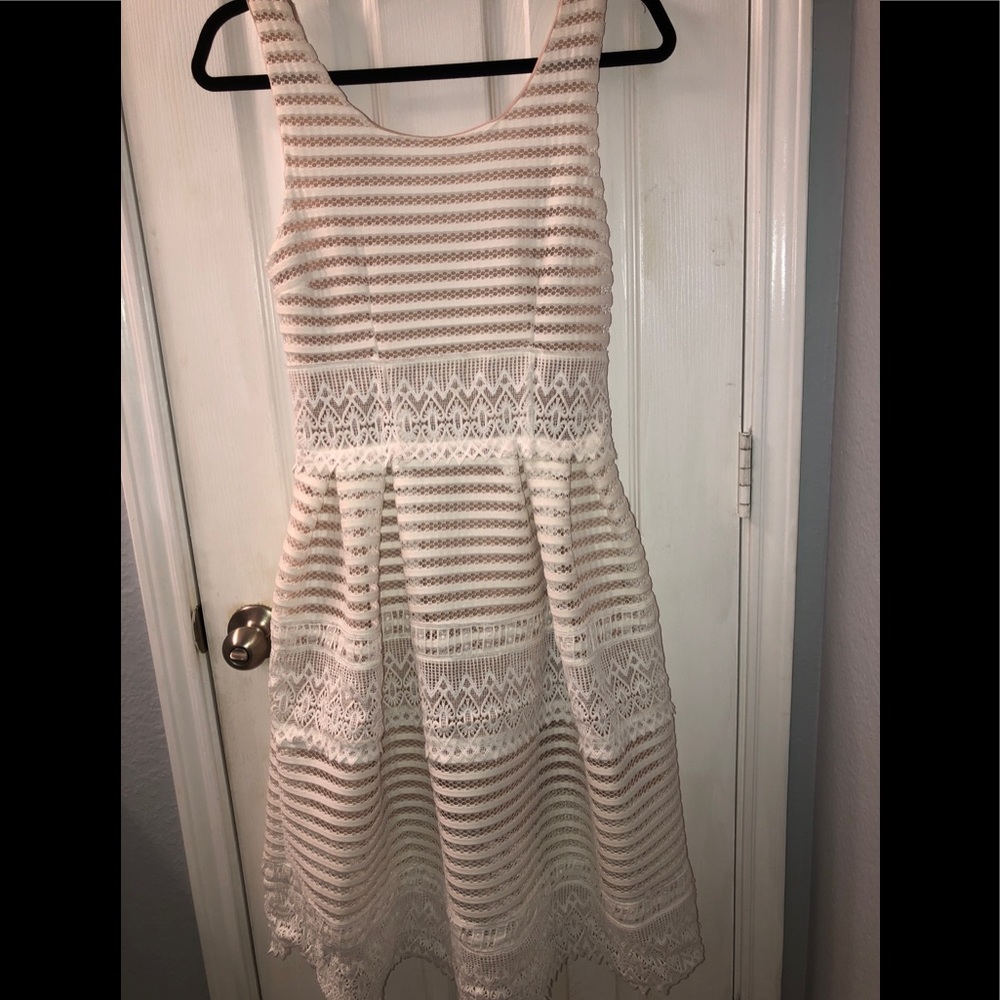 🌷LOVELY CREAM COLOR SLEEVELESS DRESS 🌺🌸NWT